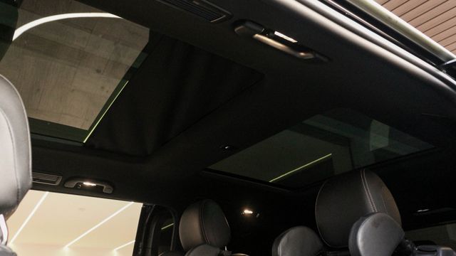 LED燈  雙天窗  17吋鋁圈  盲點偵測  ACC  360  AA+CP  氣氛燈  電尾門  後座恆溫  第16張相片