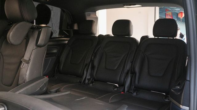 LED燈  雙天窗  17吋鋁圈  盲點偵測  ACC  360  AA+CP  氣氛燈  電尾門  後座恆溫  第17張相片