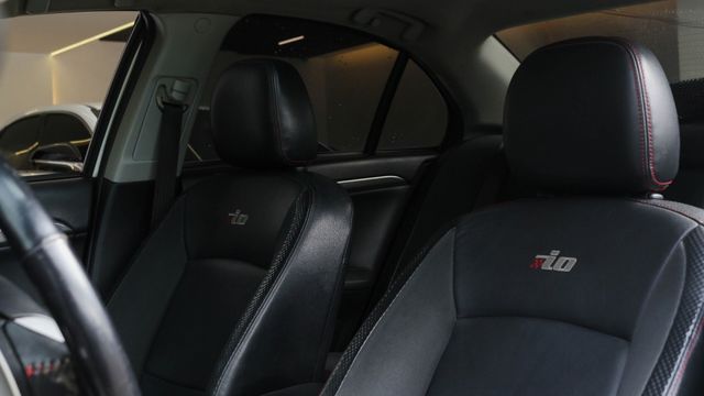 實車實價!ABS I-KEY 天窗 換檔快撥 恆溫空調 18吋鋁圈  第7張相片