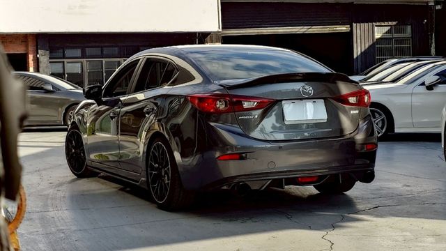 改鋁圈 避震 卡鉗 前後加大碟 LED燈 配備摸門ikey 定速 盲點 倒顯  第2張相片