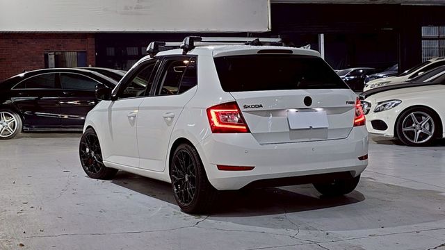 ACC 前下巴  避震  17吋鋁圈  卡鉗  GORGE外洩壓  車頂架  第2張相片