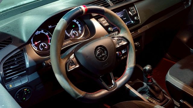 ACC 前下巴  避震  17吋鋁圈  卡鉗  GORGE外洩壓  車頂架  第4張相片