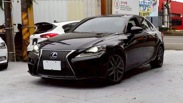 實車實價!LED尾燈  空力套件  方向盤快控鍵   換檔撥片   方向盤電動調整   恆溫空調   分區溫控  第1張相片