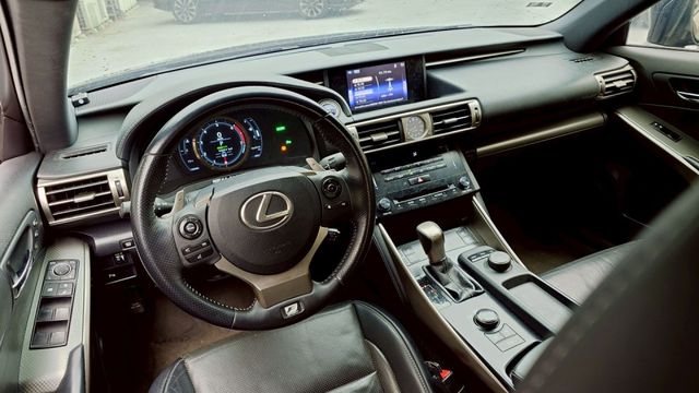 實車實價!LED尾燈  空力套件  方向盤快控鍵   換檔撥片   方向盤電動調整   恆溫空調   分區溫控  第6張相片