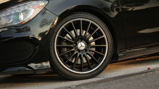 實車實價!IKEY全 全景天窗 恆溫空調 18吋鋁圈 LED燈  第5張相片