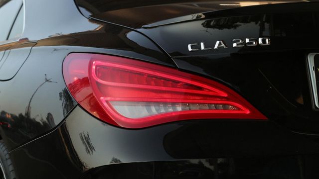 實車實價!IKEY全 全景天窗 恆溫空調 18吋鋁圈 LED燈  第6張相片