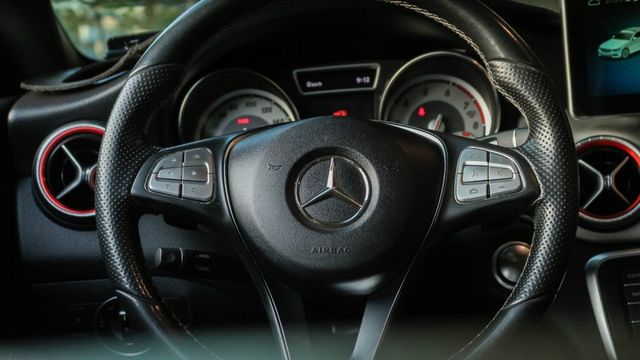 實車實價!IKEY全 全景天窗 恆溫空調 18吋鋁圈 LED燈  第8張相片