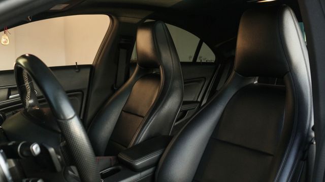 實車實價!IKEY全 全景天窗 恆溫空調 18吋鋁圈 LED燈  第9張相片