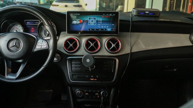 實車實價!IKEY全 全景天窗 恆溫空調 18吋鋁圈 LED燈  第10張相片