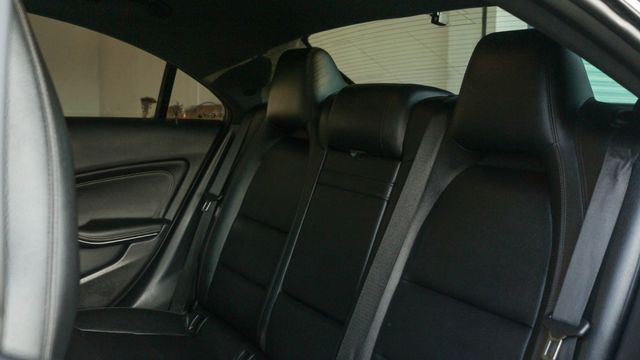 實車實價!IKEY全 全景天窗 恆溫空調 18吋鋁圈 LED燈  第16張相片