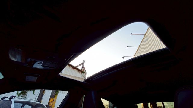 IS300 F Navi 天窗 車道偏離警示系統   車道變換輔助系統   ACC主動跟車系統   AEB自動緊急煞車系  第8張相片