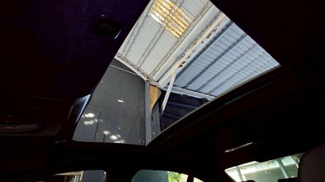 前後包 全段排氣管 POP 液晶錶 氣氛燈 麂皮頂 安全帶 IKEY全 電吸門 19吋鋁圈 大螢幕 M椅  第6張相片