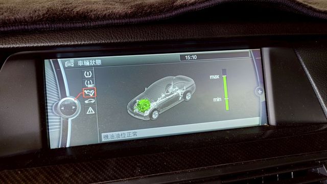 前後包 全段排氣管 POP 液晶錶 氣氛燈 麂皮頂 安全帶 IKEY全 電吸門 19吋鋁圈 大螢幕 M椅  第7張相片