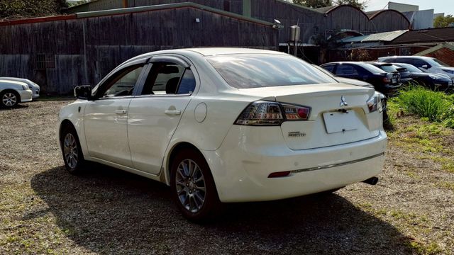 實車實價!ABS SRS 日型燈 電子後照鏡 倒車顯影  第2張相片