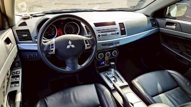 實車實價!ABS SRS 日型燈 電子後照鏡 倒車顯影  第4張相片