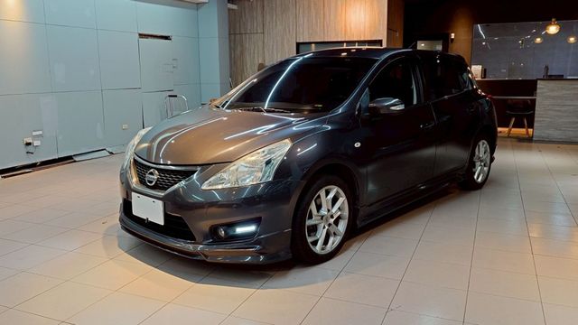 實車實價!原廠IKEY 定速 恆溫 17吋鋁圈 影音螢幕 HUD 前距雷達 AUTO大燈 LED日行燈 空力套件  第1張相片