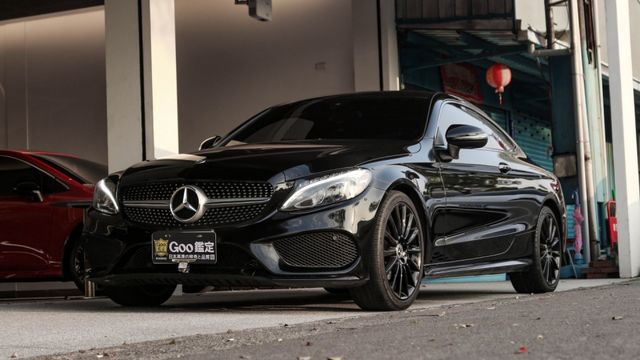 僅跑八萬KM 改夜色套件 腳踢電尾門 氣氛燈 IKEY 19吋鋁圈 全景天窗  第1張相片