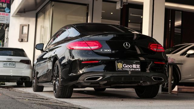 僅跑八萬KM 改夜色套件 腳踢電尾門 氣氛燈 IKEY 19吋鋁圈 全景天窗  第2張相片