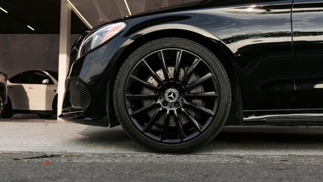 僅跑八萬KM 改夜色套件 腳踢電尾門 氣氛燈 IKEY 19吋鋁圈 全景天窗  第4張相片