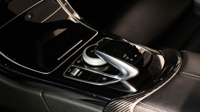 僅跑八萬KM 改夜色套件 腳踢電尾門 氣氛燈 IKEY 19吋鋁圈 全景天窗  第12張相片