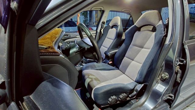 前後.下巴.側裙 可調避震 15吋鋁圈 LED大燈 電子後照鏡 JVC音響主機 藍芽 黑灰賽車椅 ABS  第5張相片