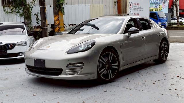 4S 跑計頭尾燈  中段排氣管閥門  安卓機  方向盤AA+CP  360環景  第1張相片