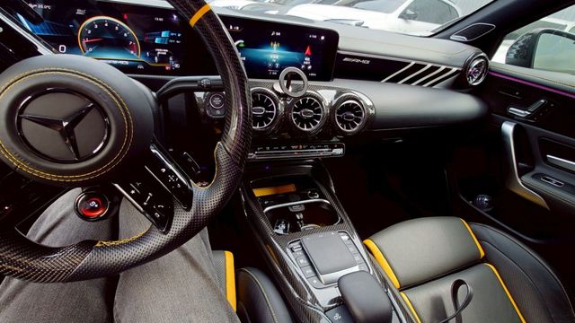 全車TAKD乾碳空力套件 乾碳引擎蓋 乾碳內飾板 乾碳尾翼 乾碳後視鏡 賓士香氛套件 原廠新款碳纖維蜻蜓方向盤 U88  第8張相片