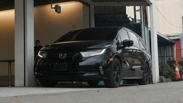 Odyssey 盲點  ikey  電動尾門  天窗  快撥  摸門  定速  車偏  ACC跟車  第1張相片