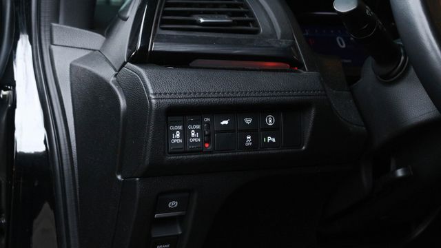 Odyssey 盲點  ikey  電動尾門  天窗  快撥  摸門  定速  車偏  ACC跟車  第6張相片