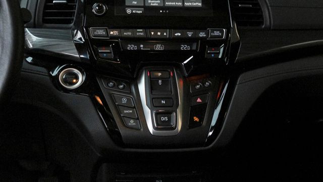 Odyssey 盲點  ikey  電動尾門  天窗  快撥  摸門  定速  車偏  ACC跟車  第10張相片