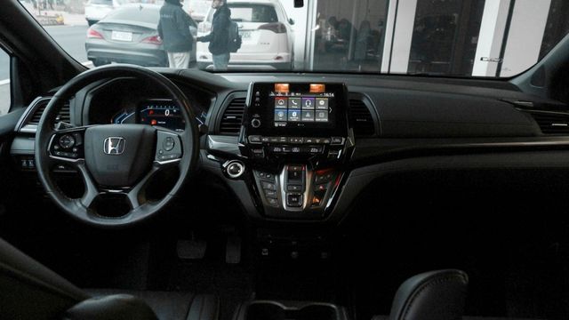 Odyssey 盲點  ikey  電動尾門  天窗  快撥  摸門  定速  車偏  ACC跟車  第11張相片