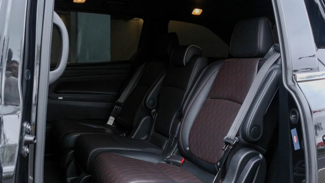 Odyssey 盲點  ikey  電動尾門  天窗  快撥  摸門  定速  車偏  ACC跟車  第12張相片