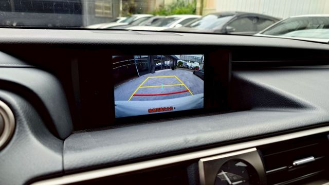 小改款三眼LED  ACC  F空力套件  18吋鋁圈  F儀錶板  雙前電動電熱通風椅  多功能方向盤  IKEY全  第6張相片