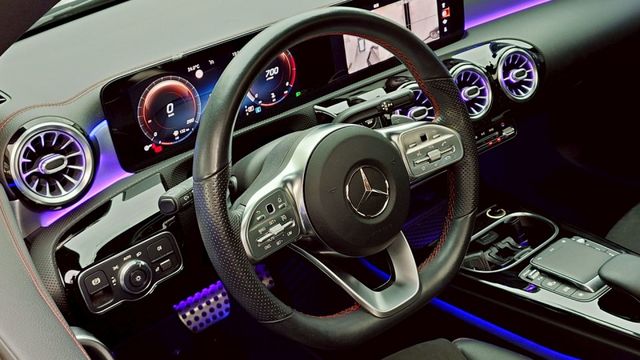 CLA250 IKEY全  19吋鋁圈  腳踢電尾門  全景天窗  雙舒適座椅  盲點偵測  360環景  AA+CP  第4張相片