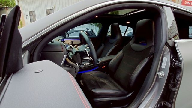 CLA250 IKEY全  19吋鋁圈  腳踢電尾門  全景天窗  雙舒適座椅  盲點偵測  360環景  AA+CP  第5張相片