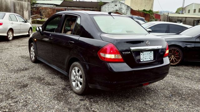 TIIDA C11 ABS  15吋鋁圈  米內裝皮椅  電子後視鏡  倒車顯影  第2張相片