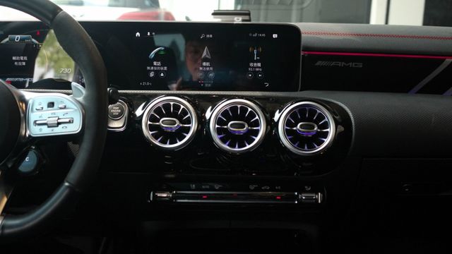 未領牌CLA45S  第10張相片