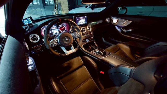 實車實價!C43雙門 五鍵23P跟車 賽車椅 360環景 抬顯 跑排 有改裝  第5張相片