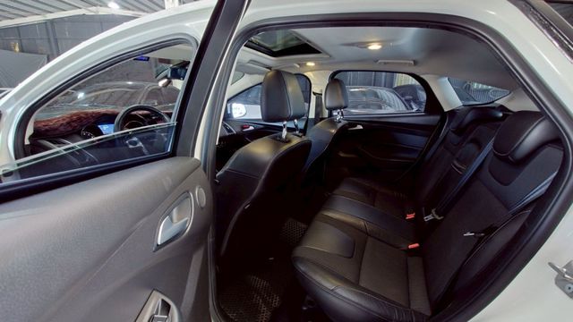 改鋁圈 避震 安卓機 導航 倒車顯影 魚眼 LED燈組 天窗 自動停車  第10張相片