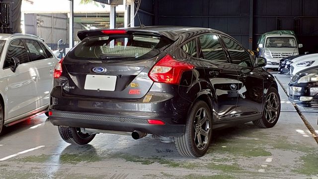 改裝 鋁圈  排氣管 安卓AA+CP 導航 倒車顯影 頂級版17吋鋁圈 尾翼  第2張相片