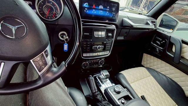 G63 實車實價!ACC  盲點偵測 20吋鋁圈 天窗 電熱通風椅 黑白內裝  第6張相片