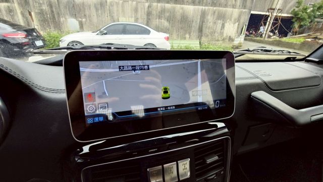 G63 實車實價!ACC  盲點偵測 20吋鋁圈 天窗 電熱通風椅 黑白內裝  第7張相片