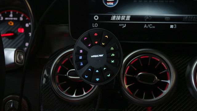 實車實價!全台唯一 寬體C63S  第14張相片