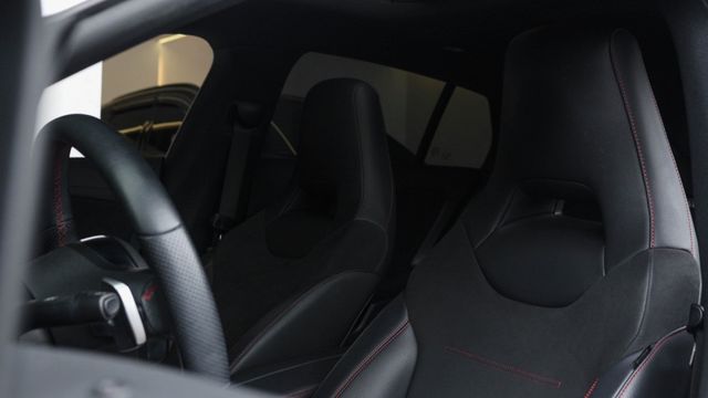 CLA250 IKEY全  19吋鋁圈  腳踢電尾門  全景天窗  雙舒適座椅  盲點偵測  360環景  AA+CP  第9張相片
