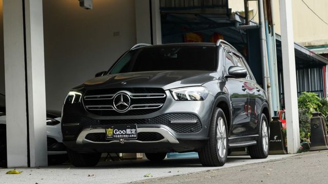 GLE300D 實車實價!KEYGO 氣氛燈 雙舒適電動椅 23P跟車 電尾門 盲點偵測  第1張相片
