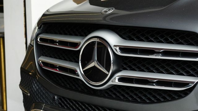 GLE300D 實車實價!KEYGO 氣氛燈 雙舒適電動椅 23P跟車 電尾門 盲點偵測  第4張相片