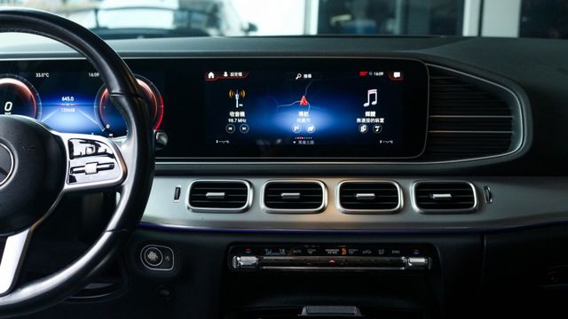GLE300D 實車實價!KEYGO 氣氛燈 雙舒適電動椅 23P跟車 電尾門 盲點偵測  第12張相片