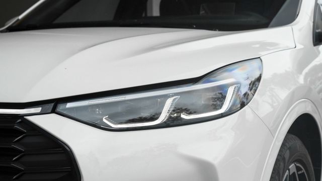 ACC B&O 電動尾門 全景式電動天窗 13.2 吋螢幕 雙區恆溫 HUD  第3張相片