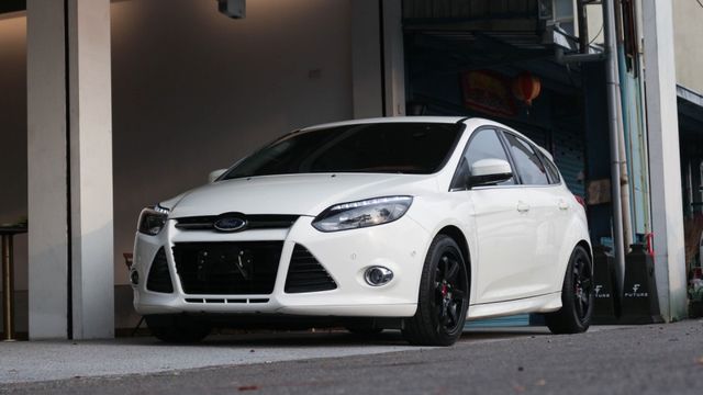 改鋁圈 避震 安卓機 導航 倒車顯影 魚眼 LED燈組 天窗 自動停車  第1張相片