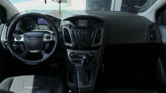 實車實價!定速巡航 後視鏡方向指示燈  LED尾燈  空力套件 電動天窗  第11張相片